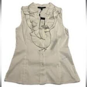 MAXSPORT

MAXSPORT Sale ☆$168 White sleeveless shirt with frills on the front